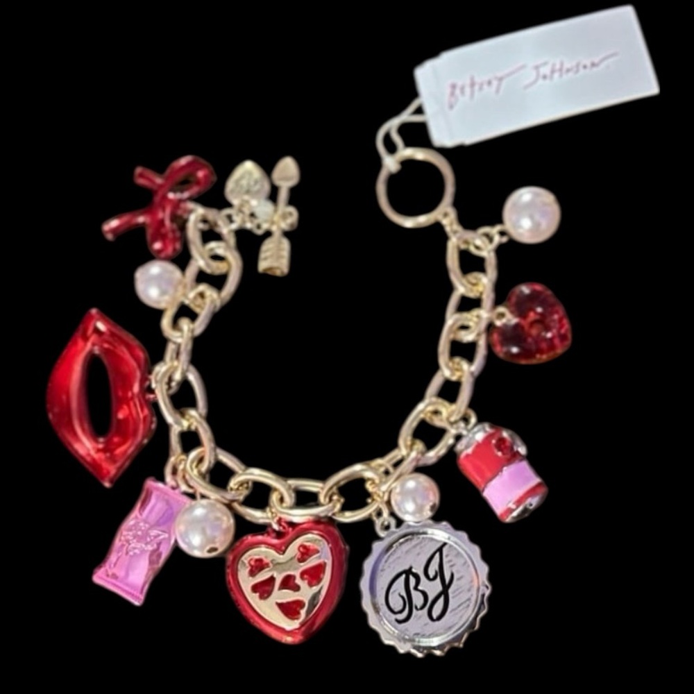BETSEY JOHNSON Valentine Love Spell Multi-Charm Link Toggle Bracelet NEW NWT - Picture 4 of 5
